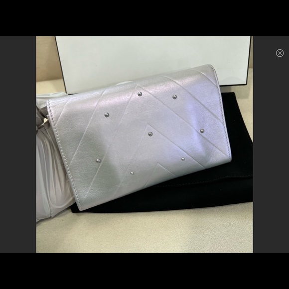CHANEL Iridescent Pearl Wallet - Picture 3 of 16